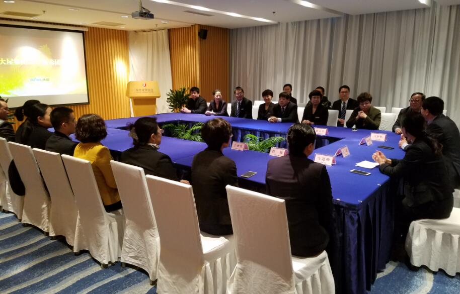 2017-11-04-042220e0c9-540b-4236-bea6-be7609f79b29 2017-11-04-042220e0c9-540b-4236-bea6-be7609f79b29